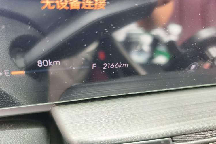 Used Buick LaCrosse 2025 28T Platinum Edition Odometer Close Up