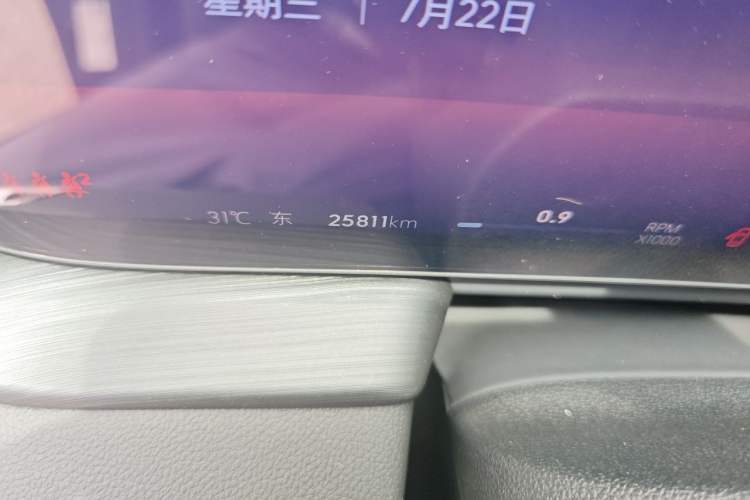 Used Buick LaCrosse 2025 28T Platinum Edition Odometer Close Up
