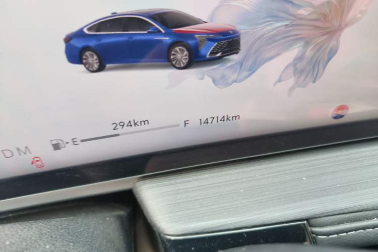 Used Buick LaCrosse 2025 Platinum Avia Edition Odometer Close Up