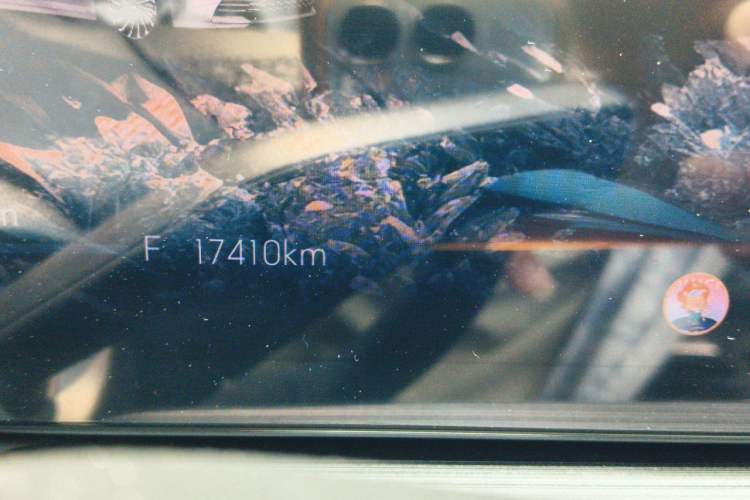 Used Buick LaCrosse 2025 28T Platinum Edition Odometer Close Up