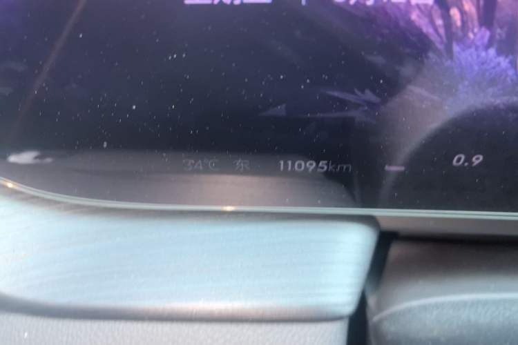 Used Buick LaCrosse 2025 Platinum Avia Edition Odometer Close Up