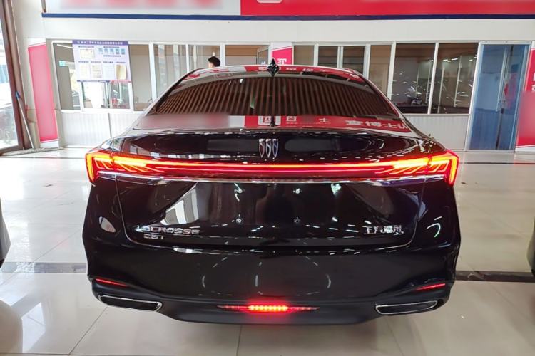Used Buick LaCrosse 2025 28T Platinum Edition Rear