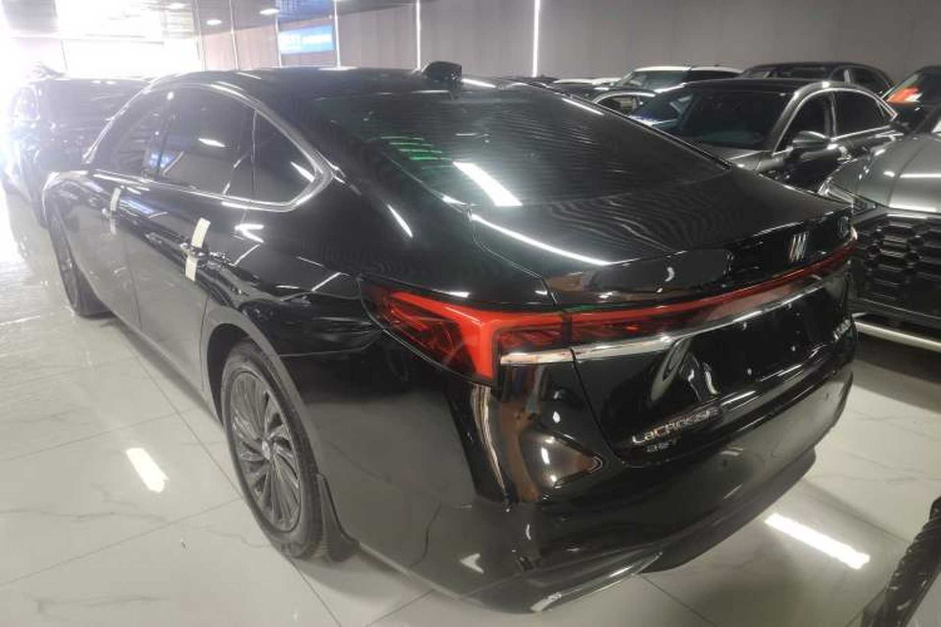 Used Buick LaCrosse 2025 28T Platinum Edition Rear Left 45 Deg