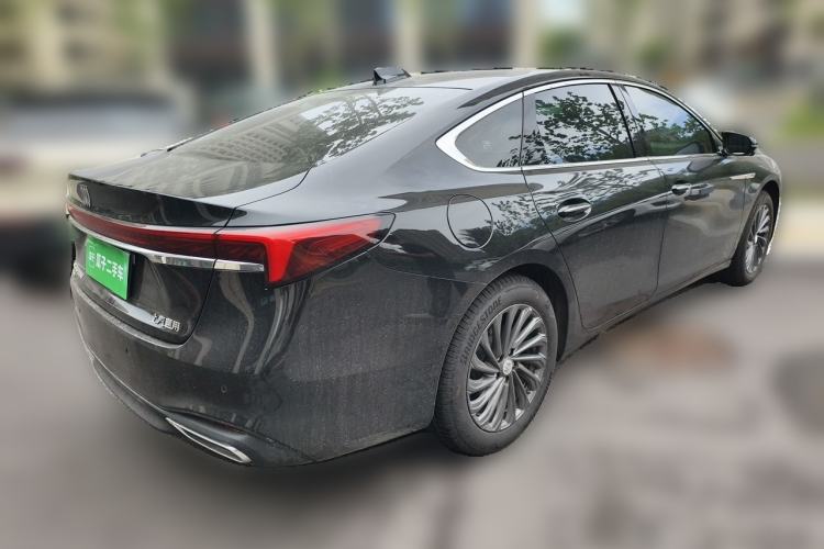 Used Buick LaCrosse 2025 28T Platinum Edition Rear Right 45 Deg