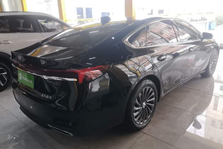 Used Buick LaCrosse 2025 28T Platinum Edition Rear Right 45 Deg