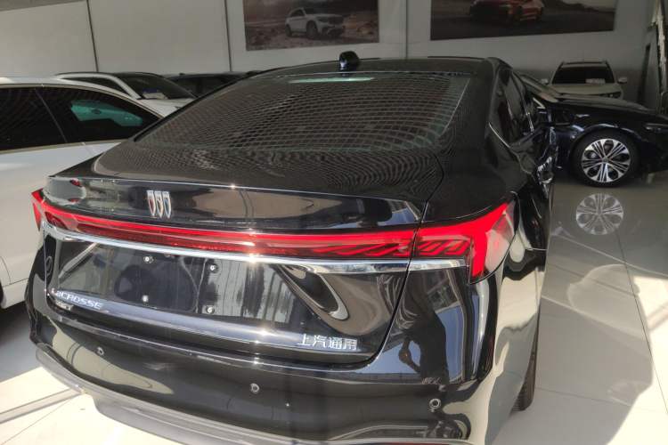 Used Buick LaCrosse 2025 28T Platinum Edition Rear