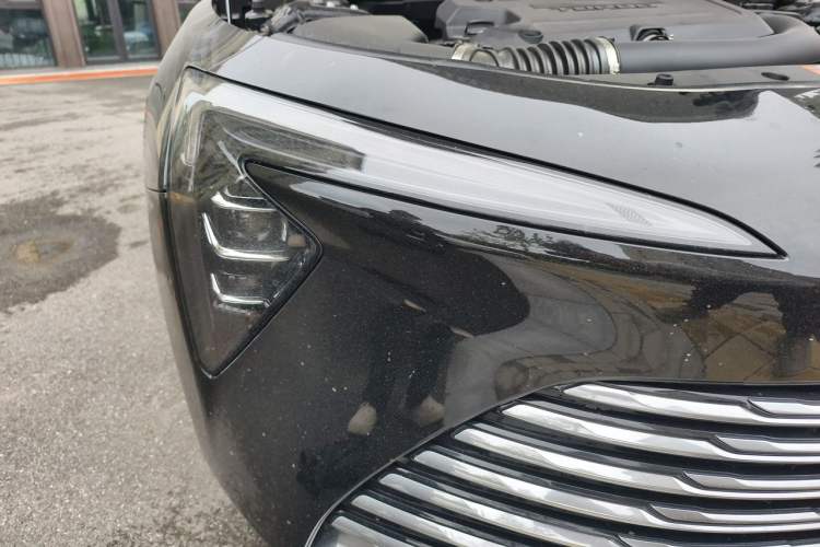 Used Buick LaCrosse 2025 28T Platinum Edition Right Front Headlight