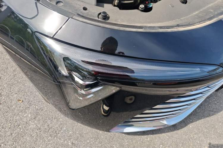 Used Buick LaCrosse 2025 28T Platinum Edition Right Front Headlight