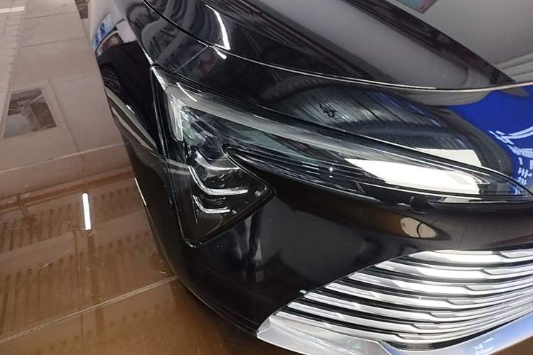 Used Buick LaCrosse 2025 28T Platinum Edition Right Front Headlight