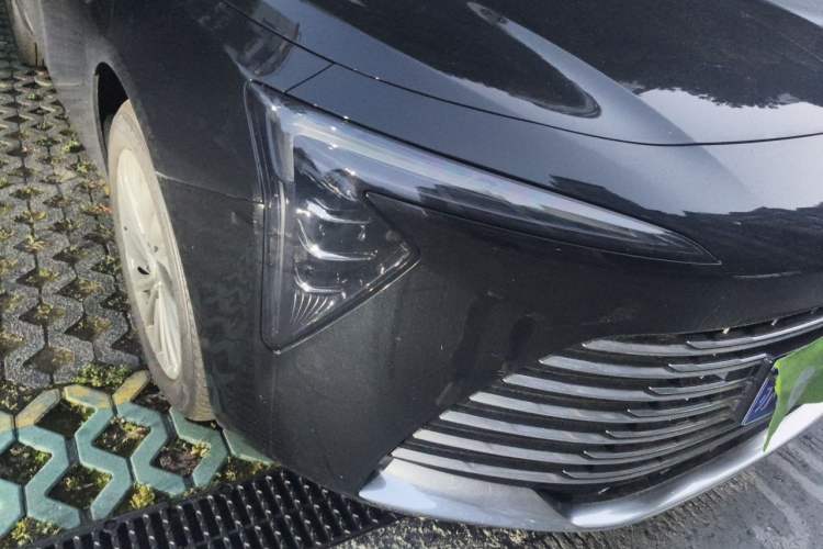 Used Buick LaCrosse 2025 28T Platinum Edition Right Front Headlight