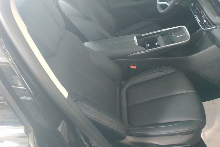 Used Buick LaCrosse 2025 28T Platinum Edition Right Front Seat