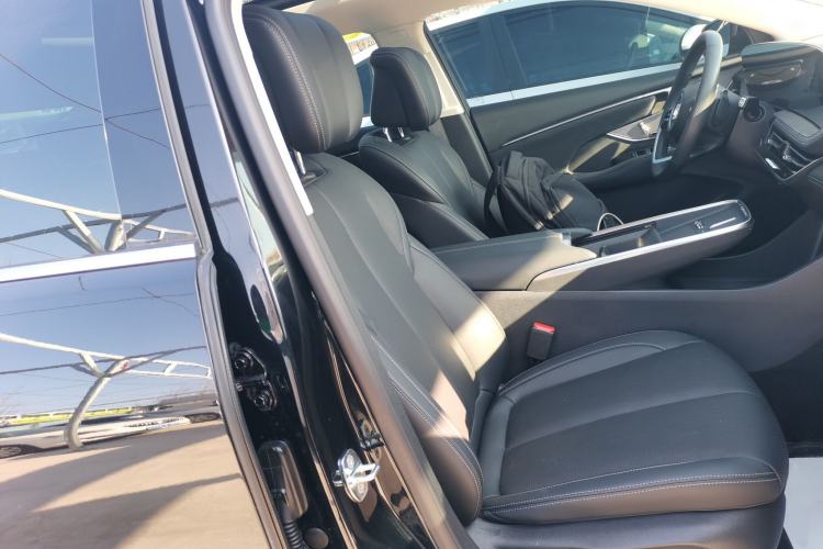 Used Buick LaCrosse 2025 28T Platinum Edition Right Front Seat