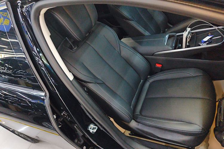 Used Buick LaCrosse 2025 28T Platinum Edition Right Front Seat
