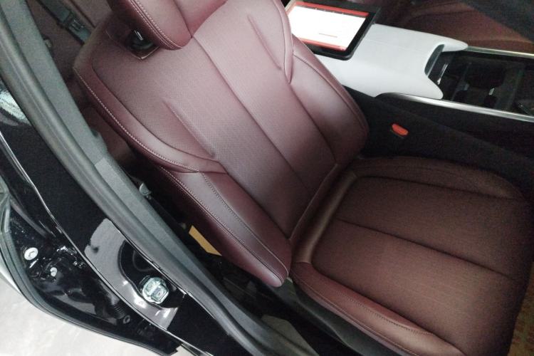 Used Buick LaCrosse 2025 28T Platinum Edition Right Front Seat