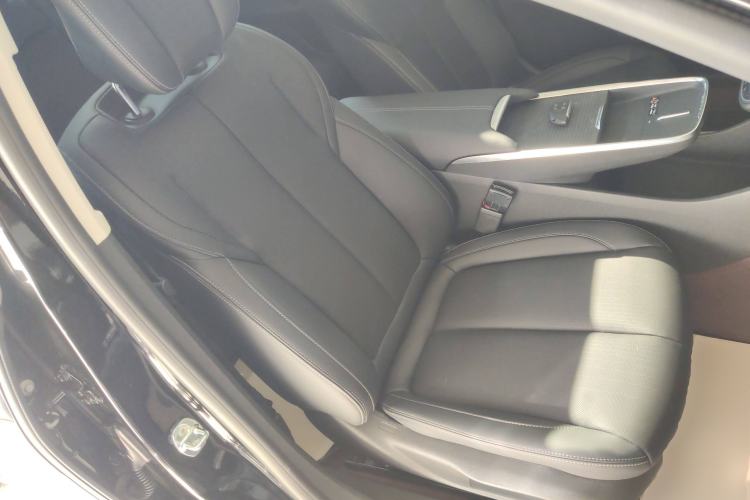 Used Buick LaCrosse 2025 28T Platinum Edition Right Front Seat