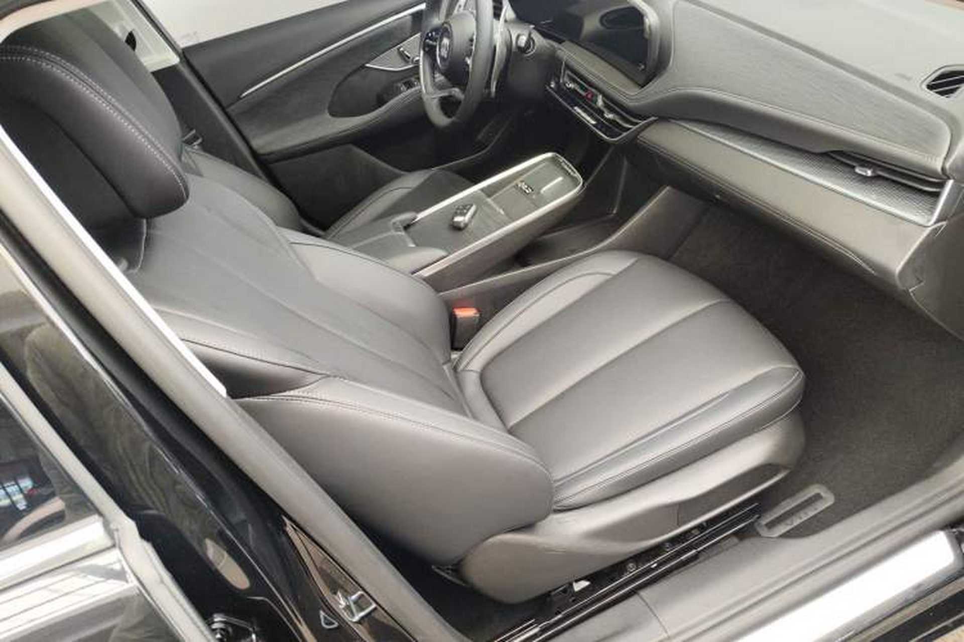 Used Buick LaCrosse 2025 28T Platinum Edition Right Front Seat