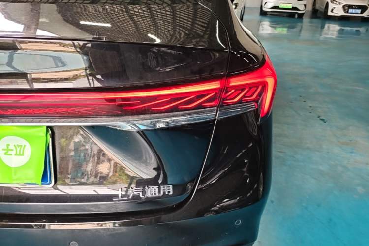Used Buick LaCrosse 2025 28T Platinum Edition Right Rear Taillight