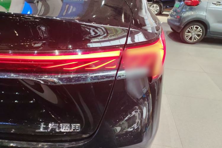 Used Buick LaCrosse 2025 28T Platinum Edition Right Rear Taillight