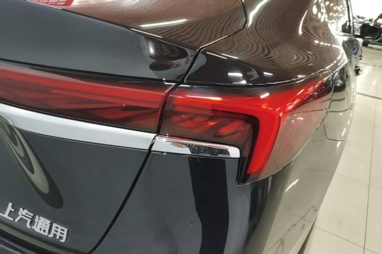 Used Buick LaCrosse 2025 Platinum Avia Edition Right Rear Taillight