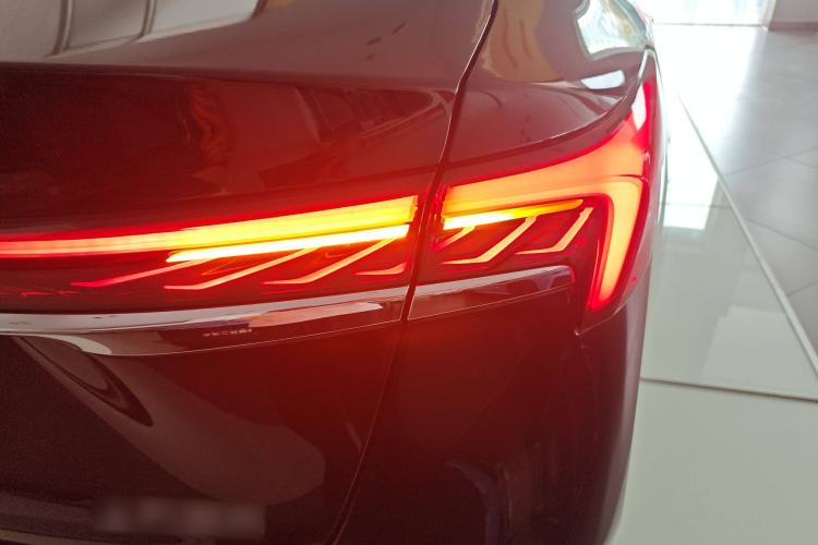 Used Buick LaCrosse 2025 28T Platinum Edition Right Rear Taillight
