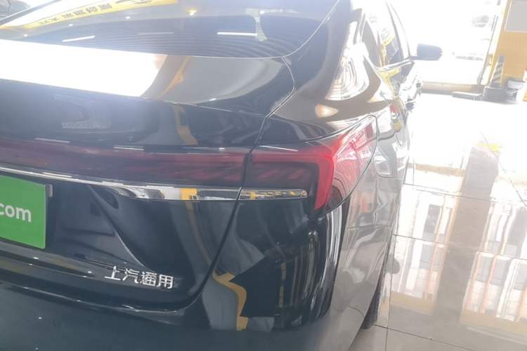 Used Buick LaCrosse 2025 28T Platinum Edition Right Rear Taillight