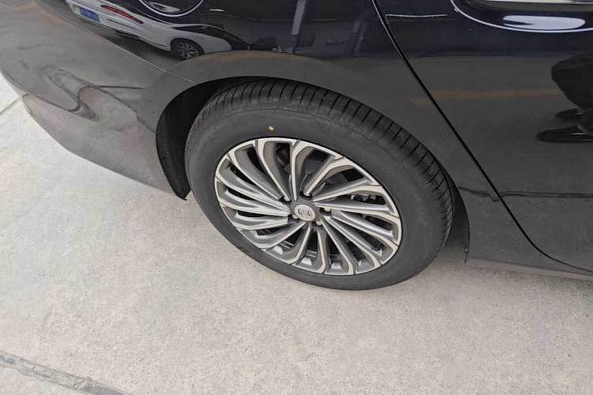 Used Buick LaCrosse 2025 28T Platinum Edition Right Rear Wheel Hub