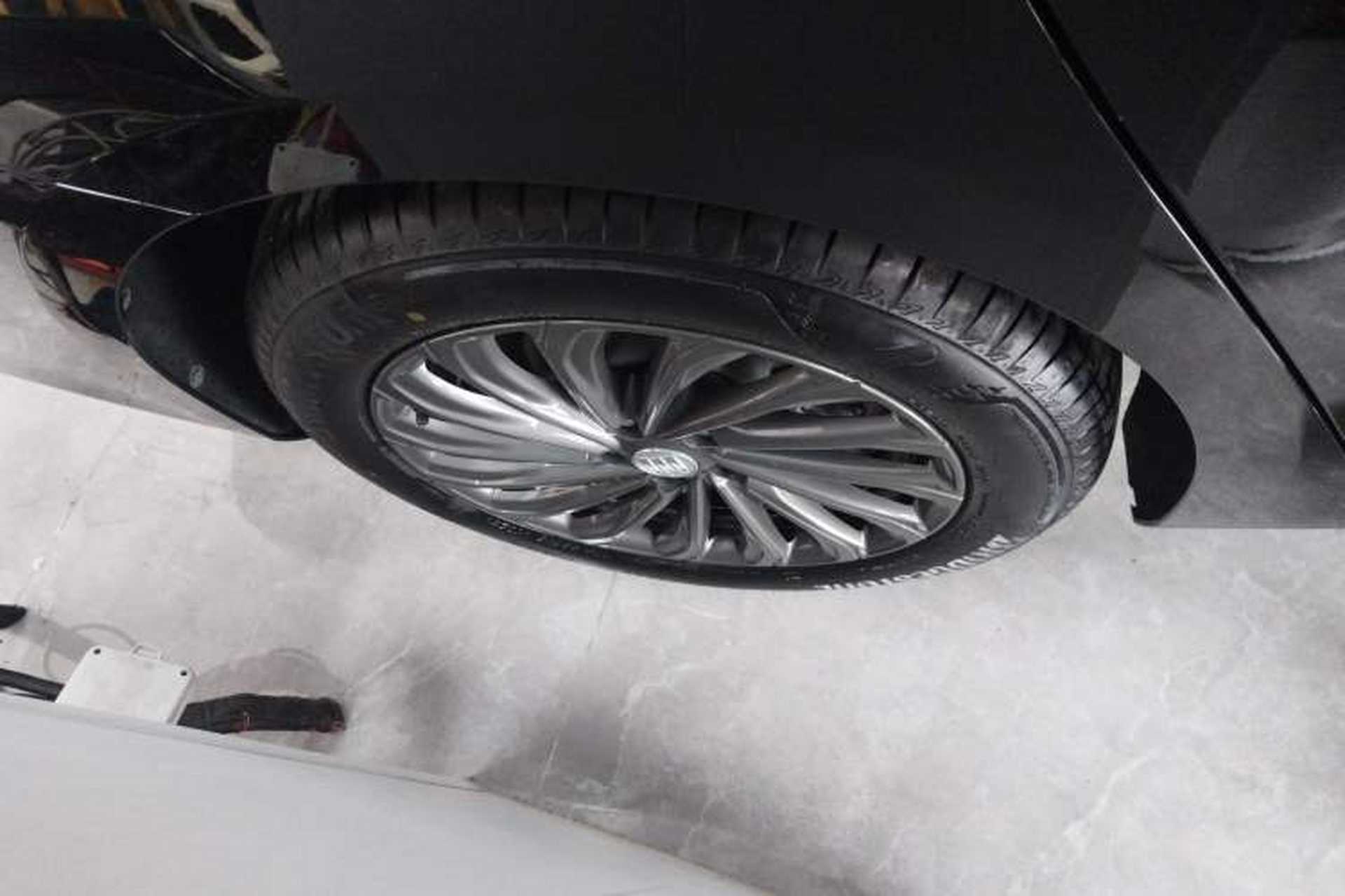 Used Buick LaCrosse 2025 28T Platinum Edition Right Rear Wheel Hub
