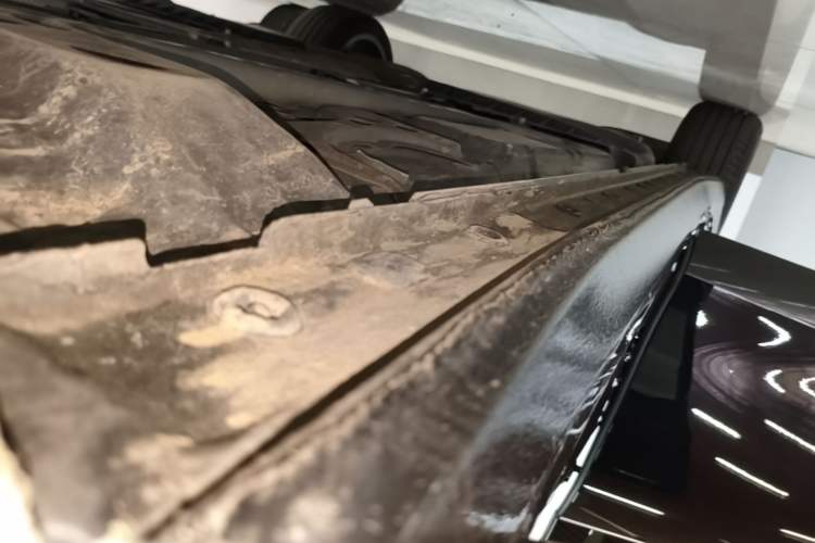 Used Buick LaCrosse 2025 Platinum Avia Edition Right Side Sill