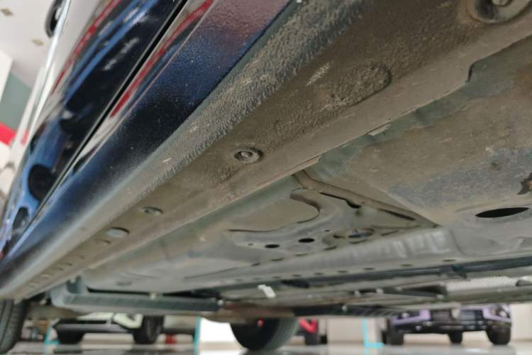 Used Buick LaCrosse 2025 28T Platinum Edition Right Side Sill