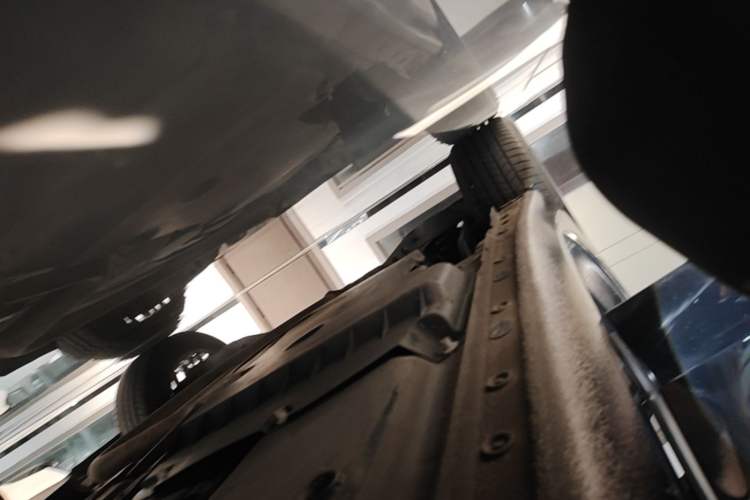 Used Buick LaCrosse 2025 28T Platinum Edition Right Side Sill