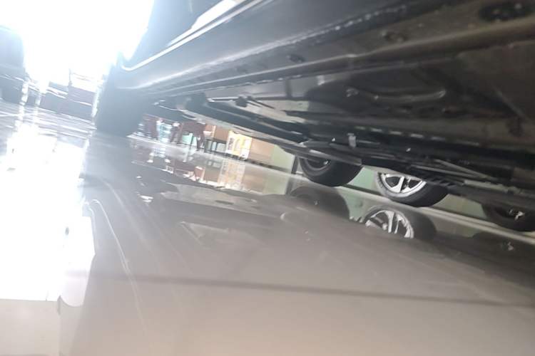 Used Buick LaCrosse 2025 28T Platinum Edition Right Side Sill