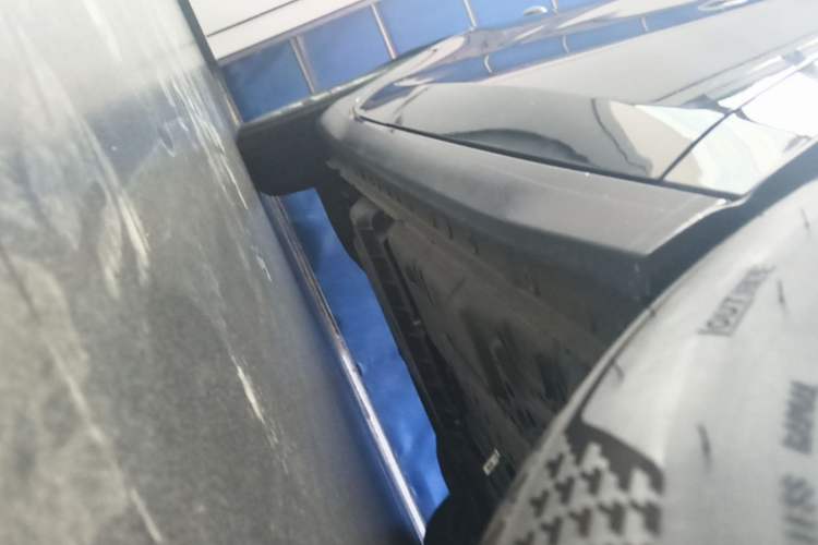 Used Buick LaCrosse 2025 28T Platinum Edition Right Side Sill