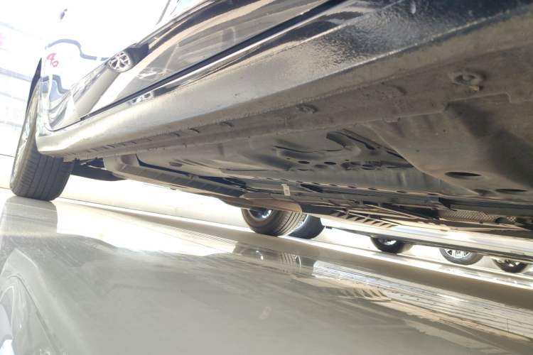 Used Buick LaCrosse 2025 28T Platinum Edition Right Side Sill