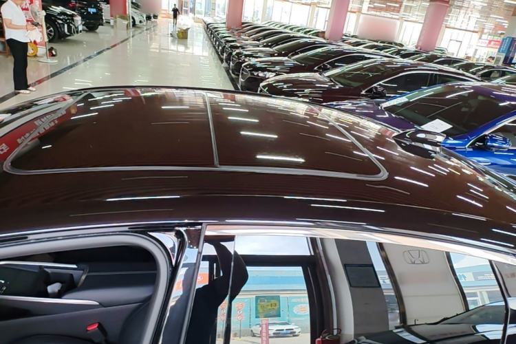 Used Buick LaCrosse 2025 28T Platinum Edition Roof