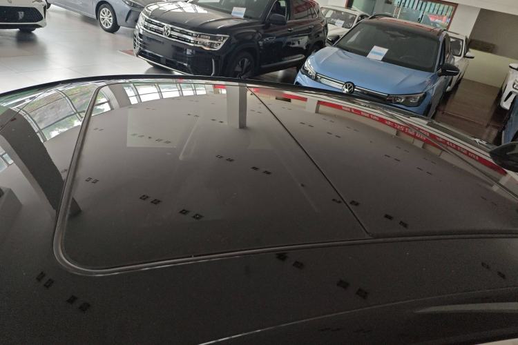 Used Buick LaCrosse 2025 28T Platinum Edition Roof