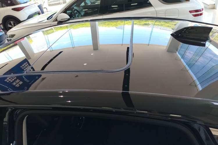 Used Buick LaCrosse 2025 28T Platinum Edition Roof