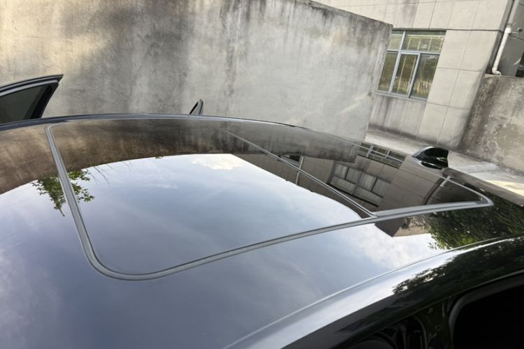 Used Buick LaCrosse 2025 28T Platinum Edition Roof