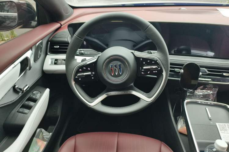 Used Buick LaCrosse 2025 28T Platinum Edition Steering Wheel