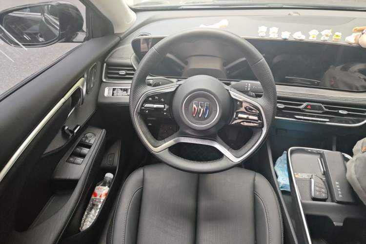 Used Buick LaCrosse 2025 28T Platinum Edition Steering Wheel