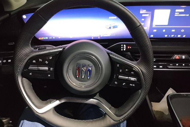 Used Buick LaCrosse 2025 Platinum Avia Edition Steering Wheel