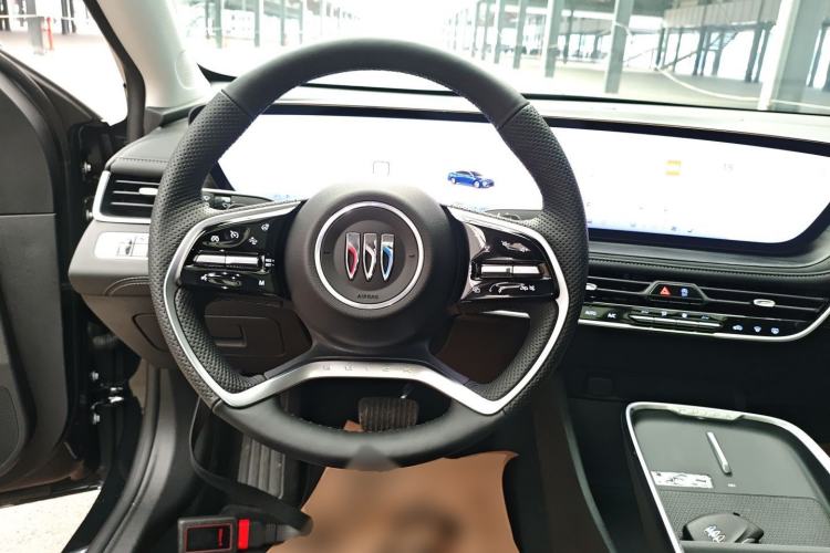 Used Buick LaCrosse 2025 Platinum Avia Edition Steering Wheel