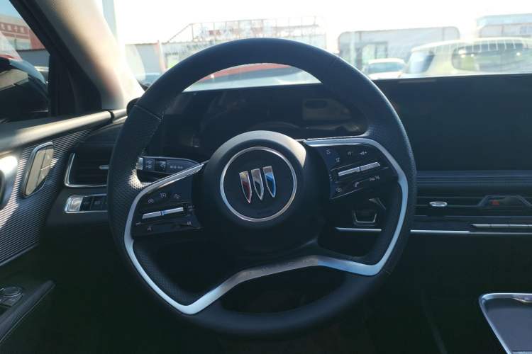 Used Buick LaCrosse 2025 28T Platinum Edition Steering Wheel