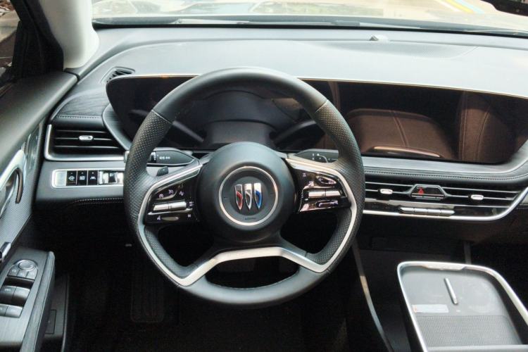 Used Buick LaCrosse 2025 28T Platinum Edition Steering Wheel