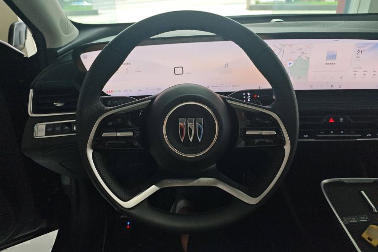 Used Buick LaCrosse 2025 28T Platinum Edition Steering Wheel