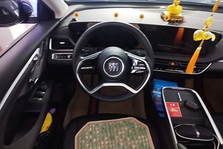 Used Buick LaCrosse 2025 28T Platinum Edition Steering Wheel