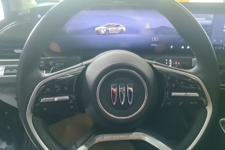 Used Buick LaCrosse 2025 28T Platinum Edition Steering Wheel