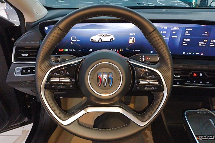 Used Buick LaCrosse 2025 28T Platinum Edition Steering Wheel