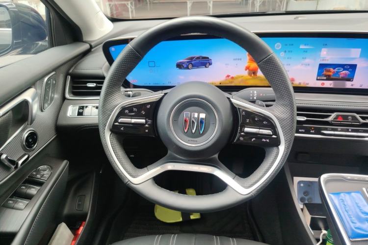 Used Buick LaCrosse 2025 Platinum Avia Edition Steering Wheel