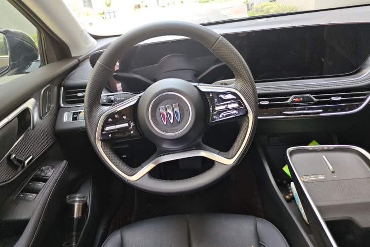 Used Buick LaCrosse 2025 28T Platinum Edition Steering Wheel