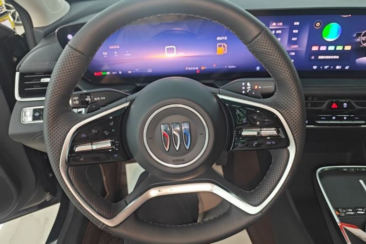 Used Buick LaCrosse 2025 Platinum Avia Edition Steering Wheel